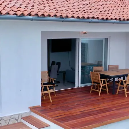 Olga - Unique House With Private