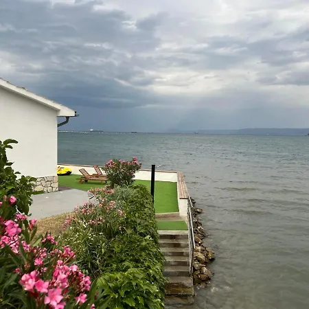 Olga - Uniqe House With Private Villa Ankaran