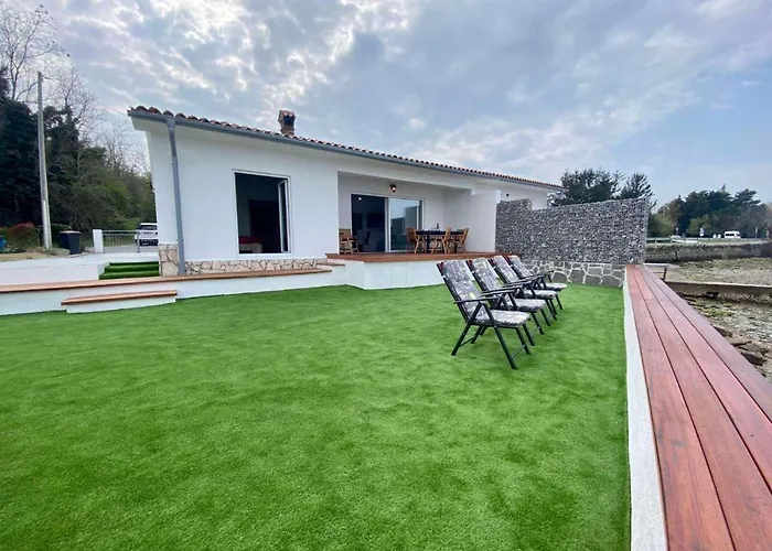 Olga - Unique House With Private Vila