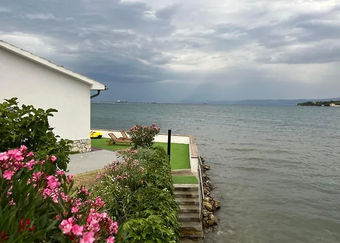 Olga - Unique House With Private Vila Ankaran